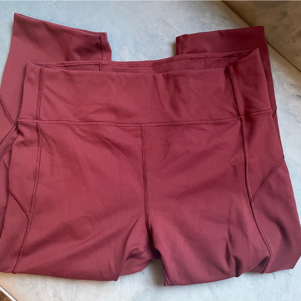 Lululemon In Movement Cropped Legging, Size 10